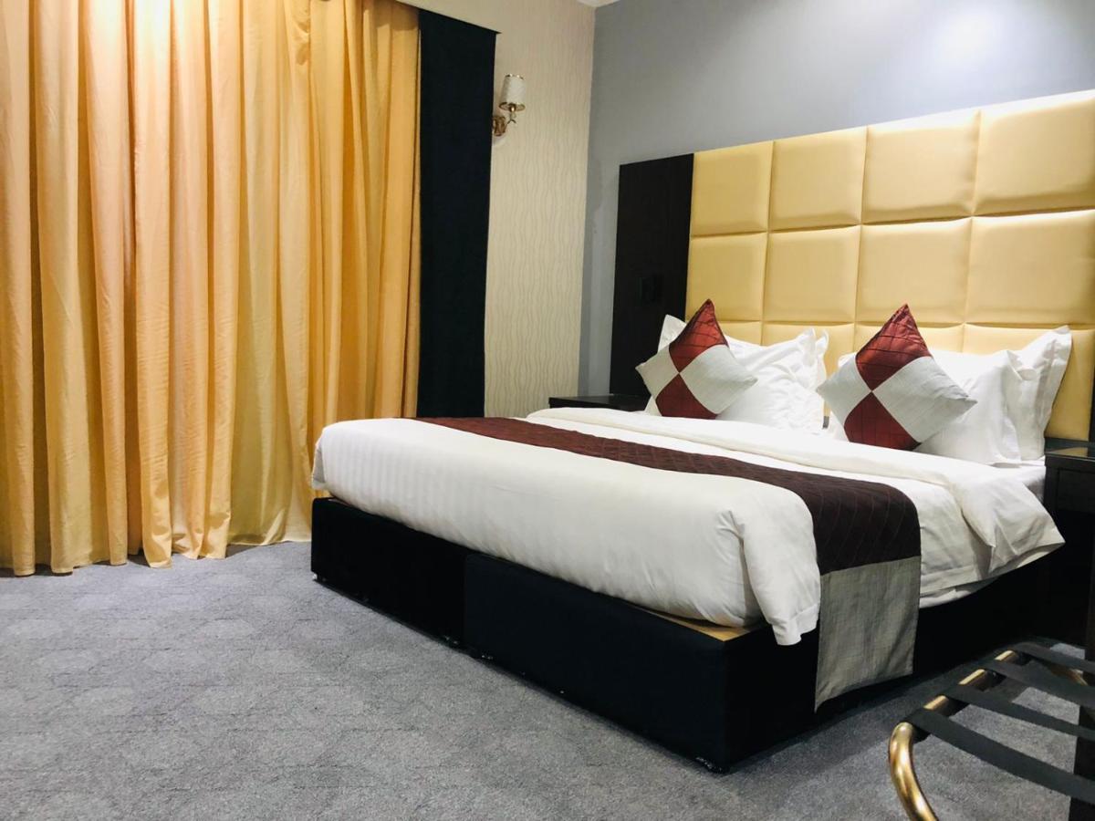 M Platinum Hotel 麦地那 外观 照片